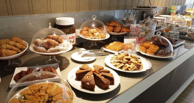 Le Best Western Premier CHC Airport offre un service de petit déjeuner de grande qualité !